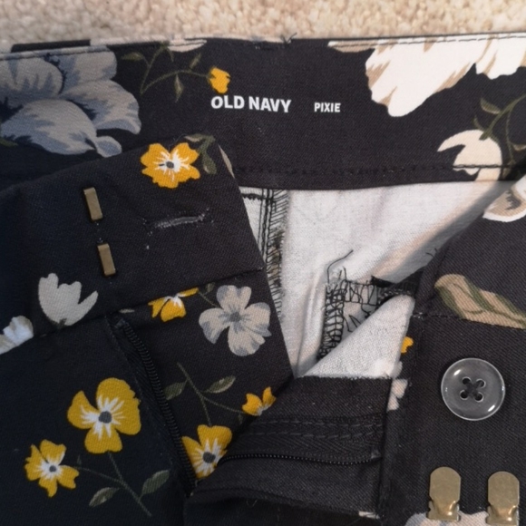 🎉SALE 2/$35🎉 - Picture 4 of 7